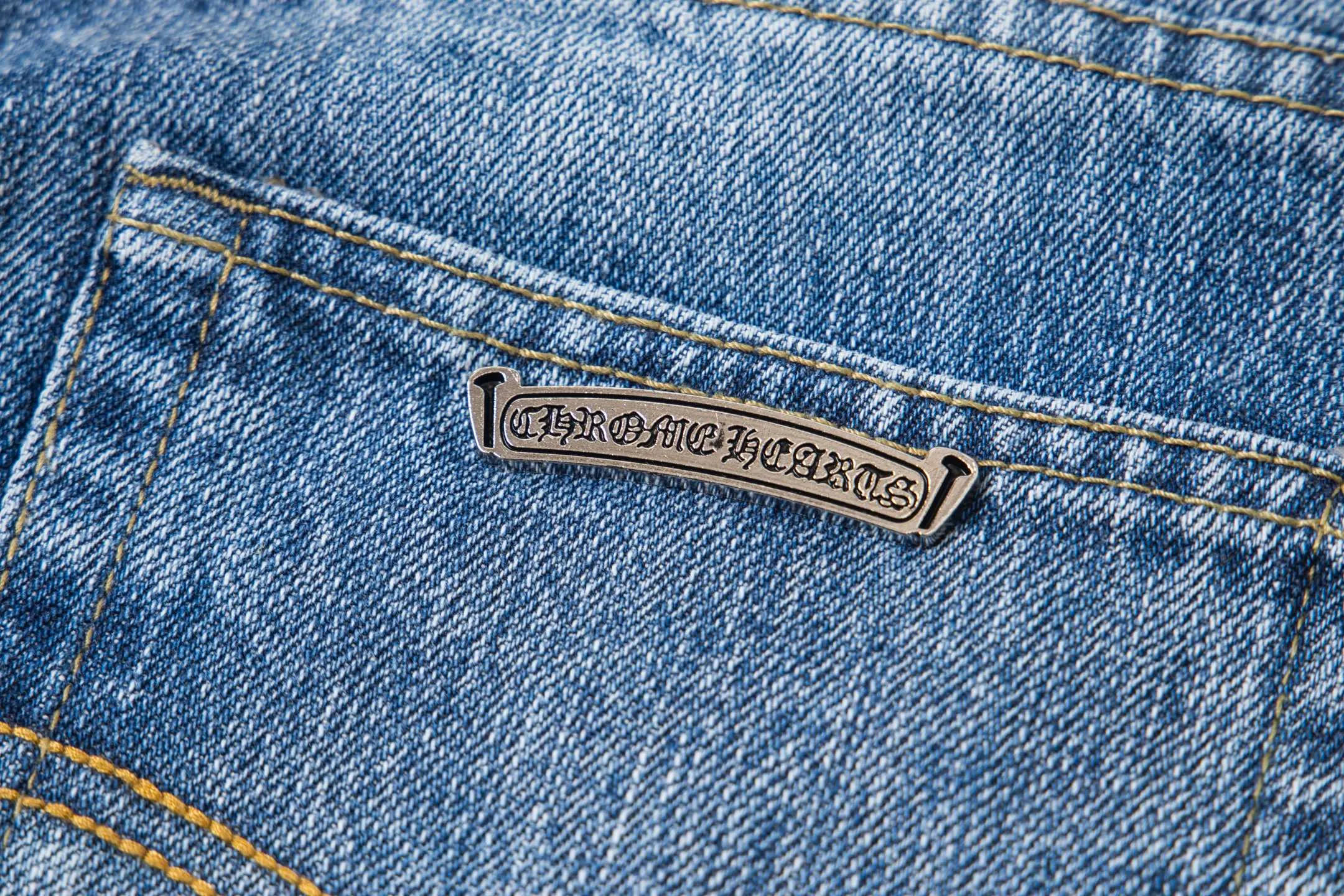 P270 💰 (Top version) Chrome Hearts/Chrome Hearts 25FW CH starry sky leather cross bamboo jeans adopt starry sky theme patchwork elements, mostly in the shape of a cross, with glitter on the leather surface. Unique design, simple and elegant details, exquisite workmanship, the entire trousers are neatly routed, and the details are in place! It’s also so cool that both men and women can easily control it. It’s a gender-neutral trendy up version. Color: blue Size: 28-30-32-34-36 (corresponds to S-M-L-XL-XXL)